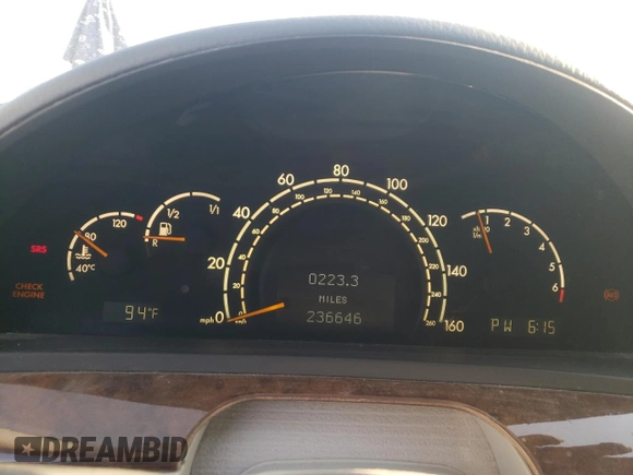 2000 Mercedes-Benz S-Class with VIN WDBNG75J2YA055873, listed as a Copart auction lot 62303444 with 236,646 mi miles and Salvage Title. Bid and sale history available at carsss.com. Image 9.