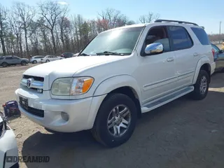 2007 Toyota Sequoia Limited with VIN 5TDZT38A07S288669, listed as a IAAI auction lot 41930533 with 246,724 mi miles. Bid and sale history available at carsss.com. Image 2.