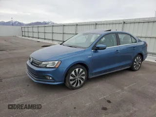 2015 Volkswagen Jetta Sedan Hybrid SEL Premium with VIN 3VW637AJ3FM321602, listed as a Copart auction lot 43653935 with 101,072 mi miles and Clean Title. Bid and sale history available at carsss.com. Image 1.