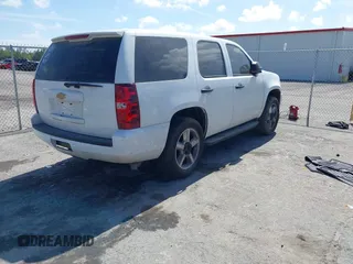 2009 Chevrolet Tahoe Police with VIN 1GNEC03099R267694, listed as a IAAI auction lot 41625587 with 141,918 mi miles and . Bid and sale history available at DreamBid. Image 4.
