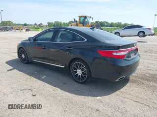 2015 Hyundai Azera Limited with VIN KMHFH4JGXFA467625, listed as a IAAI auction lot 42222067 with 242,309 mi miles and . Bid and sale history available at carsss.com. Image 3.