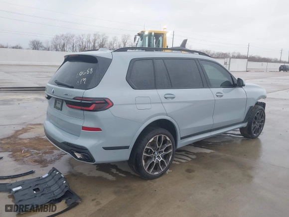2024 BMW X7 xDrive40i with VIN 5UX23EM08R9V69757, listed as a IAAI auction lot 41607417 with 6,188 mi miles. Bid and sale history available at carsss.com. Image 4.