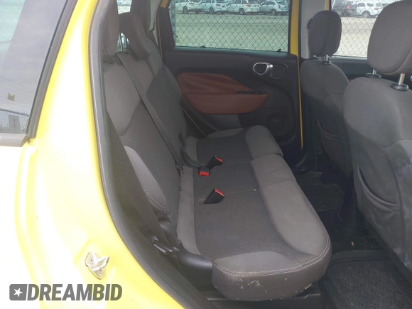 2015 FIAT 500L Urbana Trekking z VIN ZFBCFADH0FZ030995, wystawiony jako IAAI lot #41653415 z przebiegiem 115 629 mil mil oraz . Historia ofert i sprzedaży dostępna na DreamBid. Obrazek 8.