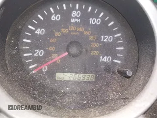 2005 Toyota Highlander z VIN JTEEP21A850101634, wystawiony jako IAAI lot #41301179 z przebiegiem 266 938 mil mil oraz . Historia ofert i sprzedaży dostępna na DreamBid. Obrazek 14.
