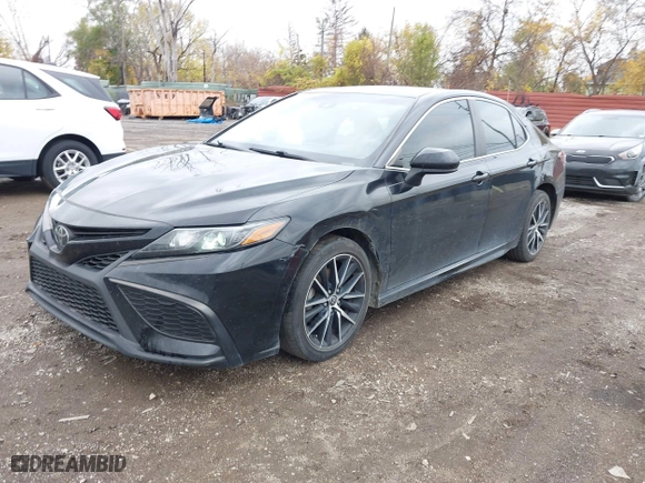2021 Toyota Camry SE Nightshade with VIN 4T1G11AK8MU529157, listed as a IAAI auction lot 40831617 with 93,151 mi miles. Bid and sale history available at carsss.com. Image 17.