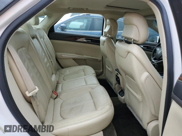 2015 Lincoln MKZ Hybrid с VIN 3LN6L2LU9FR625853, выставлен на аукционе Copart как лот 58370035 с пробегом 115 522 миль миль и Списание • Salvage title. История ставок и продаж доступна на DreamBid. Изображение 10.