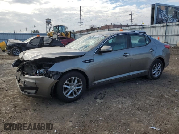 2013 Kia Optima LX z VIN 5XXGM4A70DG221110, wystawiony jako Copart lot #83440674 z przebiegiem Nie podano mil oraz Szkody całkowita. Historia ofert i sprzedaży dostępna na DreamBid. Obrazek 1.