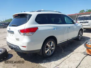 2013 Nissan Pathfinder SV with VIN 5N1AR2MN6DC661849, listed as a IAAI auction lot 41968295 with 186,113 mi miles. Bid and sale history available at carsss.com. Image 4.
