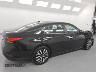 2025 Nissan Altima SV with VIN 1N4BL4DV3SN370643, listed as a Copart auction lot 53912515 with 2,074 mi miles and Clean Title. Bid and sale history available at DreamBid. Image 3.