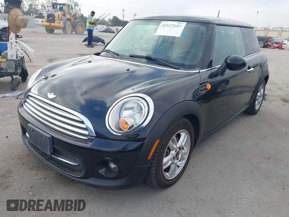 2011 MINI Hardtop with VIN WMWSU3C50BT098905, listed as a IAAI auction lot 42637688 with 118,389 mi miles and . Bid and sale history available at DreamBid. Image 18.