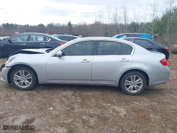 2015 Infiniti Q40 with VIN JN1CV6AR9FM524864, listed as a IAAI auction lot 41882279 with 118,122 mi miles. Bid and sale history available at carsss.com. Image 14.
