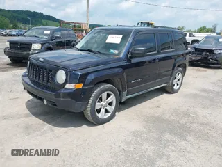 2011 Jeep Patriot Latitude z VIN 1J4NF1GB2BD149145, wystawiony jako IAAI lot #42467760 z przebiegiem 91 935 mil mil oraz . Historia ofert i sprzedaży dostępna na DreamBid. Obrazek 2.
