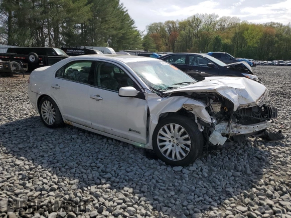 2010 Mercury Milan Hybrid z VIN 3MEDM0L31AR628337, wystawiony jako Copart lot #54600285 z przebiegiem 139 701 mil mil oraz Szkoda całkowita • Salvage title. Historia ofert i sprzedaży dostępna na DreamBid. Obrazek 4.