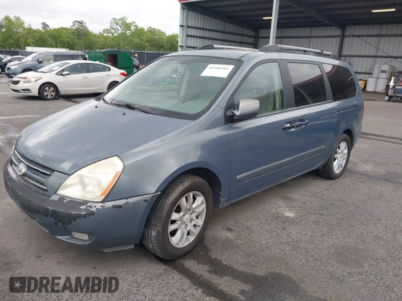 2006 Kia Sedona LX with VIN KNDMB233766015453, listed as a IAAI auction lot 41940305 with 189,319 mi miles. Bid and sale history available at carsss.com. Image 2.