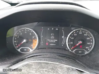2017 Jeep Renegade Sport with VIN ZACCJAAB8HPF18198, listed as a IAAI auction lot 42025787 with 100,564 mi miles. Bid and sale history available at carsss.com. Image 7.