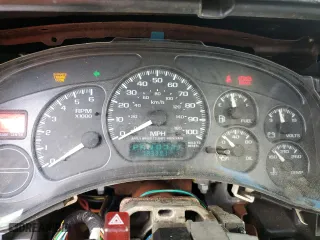 2000 Chevrolet Silverado 1500 with VIN 1GCEC14VXYZ225834, listed as a Copart auction lot 80225944 with 133,381 mi miles and Salvage Title. Bid and sale history available at carsss.com. Image 9.