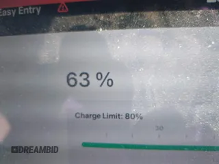 2017 Tesla Model S 100D z VIN 5YJSA1E20HF208771, wystawiony jako IAAI lot #42111317 z przebiegiem 81 919 mil mil oraz . Historia ofert i sprzedaży dostępna na DreamBid. Obrazek 18.