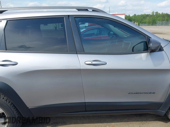 2018 Jeep Cherokee Trailhawk с VIN 1C4PJMBXXJD526398, выставлен на аукционе IAAI как лот 42105800 с пробегом 55 670 миль миль и . История ставок и продаж доступна на DreamBid. Изображение 14.