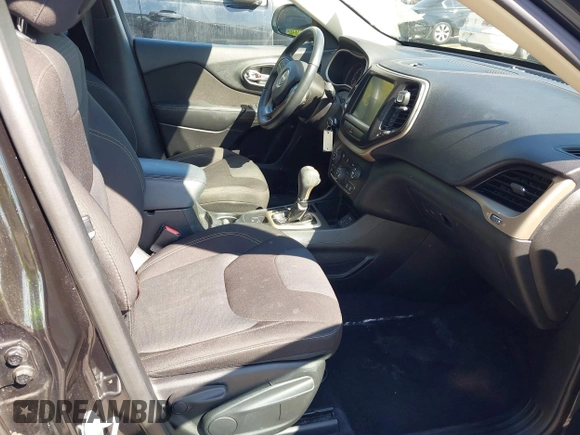 2016 Jeep Cherokee Latitude with VIN 1C4PJLCB6GW184264, listed as a IAAI auction lot 41783299 with 187,767 mi miles. Bid and sale history available at carsss.com. Image 5.