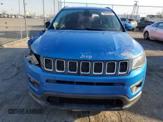2018 Jeep Compass Latitude with VIN 3C4NJCBB3JT186382, listed as a Copart auction lot 53092885 with 121,601 mi miles and Salvage Title. Bid and sale history available at carsss.com. Image 5.