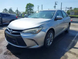 2015 Toyota Camry XLE with VIN 4T1BF1FK1FU100580, listed as a IAAI auction lot 42002060 with 111,739 mi miles. Bid and sale history available at carsss.com. Image 17.