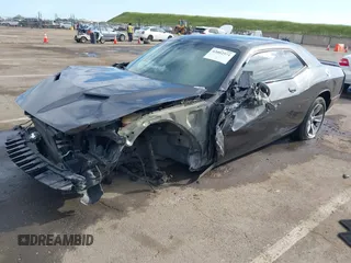 2019 Dodge Challenger SXT z VIN 2C3CDZAG8KH666463, wystawiony jako IAAI lot #42002571 z przebiegiem 78 629 mil mil oraz . Historia ofert i sprzedaży dostępna na DreamBid. Obrazek 17.
