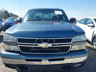 2006 Chevrolet Silverado 1500 LT1 with VIN 1GCEC19T76Z147212, listed as a IAAI auction lot 41777376 with 166,740 mi miles and . Bid and sale history available at DreamBid. Image 13.