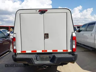 2018 Ford F-250 XL с VIN 1FT7X2A69JEB53733, выставлен на аукционе IAAI как лот 42692823 с пробегом 111 793 миль миль и . История ставок и продаж доступна на DreamBid. Изображение 16.