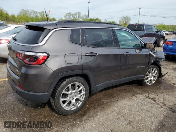 2022 Jeep Compass Latitude Lux with VIN 3C4NJDFB7NT109259, listed as a Copart auction lot 55744815 with 62,258 mi miles and Non repairable. Bid and sale history available at DreamBid. Image 3.