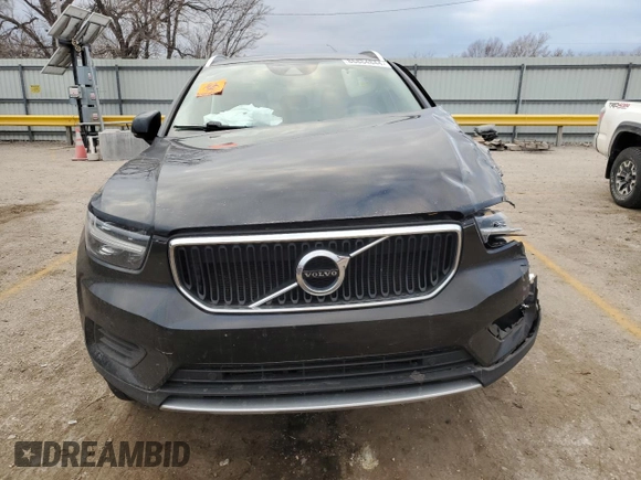2020 Volvo XC40 Momentum z VIN YV4162UK8L2328427, wystawiony jako Copart lot #86884844 z przebiegiem 112 103 mil mil oraz Szkoda całkowita • Salvage title. Historia ofert i sprzedaży dostępna na DreamBid. Obrazek 5.