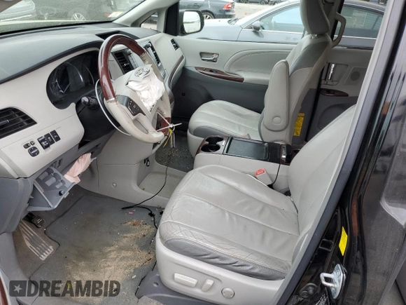 2011 Toyota Sienna XLE z VIN 5TDDK3DC6BS003695, wystawiony jako Copart lot #56868305 z przebiegiem 171 865 mil mil oraz Czysty tytuł • Clean title. Historia ofert i sprzedaży dostępna na DreamBid. Obrazek 7.
