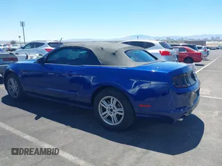 2014 Ford Mustang V6 z VIN 1ZVBP8EM8E5238393, wystawiony jako IAAI lot #42502830 z przebiegiem 150 481 mil mil oraz . Historia ofert i sprzedaży dostępna na DreamBid. Obrazek 14.