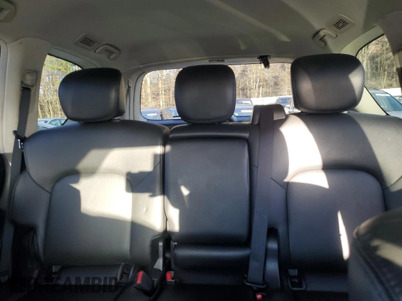 2021 Nissan Armada SV z VIN JN8AY2AD5M9661586, wystawiony jako Copart lot #45348615 z przebiegiem 73 381 mil mil oraz Szkoda całkowita • Salvage title. Historia ofert i sprzedaży dostępna na DreamBid. Obrazek 10.