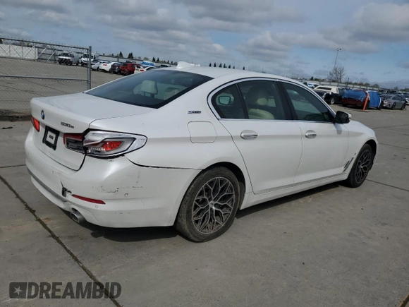 2018 BMW 5 Series 530e xDrive with VIN WBAJB1C58JB084907, listed as a Copart auction lot 49901795 with 109,617 mi miles and Salvage title. Bid and sale history available at DreamBid. Image 3.