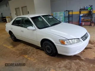 2001 Toyota Camry CE z VIN 4T1BG22K11U800794, wystawiony jako Copart lot #58505215 z przebiegiem 208 798 mil mil oraz Czysty tytuł • Clean title. Historia ofert i sprzedaży dostępna na DreamBid. Obrazek 4.