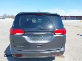 2017 Chrysler Pacifica Touring with VIN 2C4RC1DG0HR587782, listed as a IAAI auction lot 41954896 with 122,130 mi miles and . Bid and sale history available at DreamBid. Image 16.