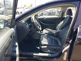 2011 Volkswagen Jetta SE с VIN 3VWDZ7AJ3BM113364, выставлен на аукционе IAAI как лот 42814994 с пробегом 158 685 миль миль и . История ставок и продаж доступна на DreamBid. Изображение 5.