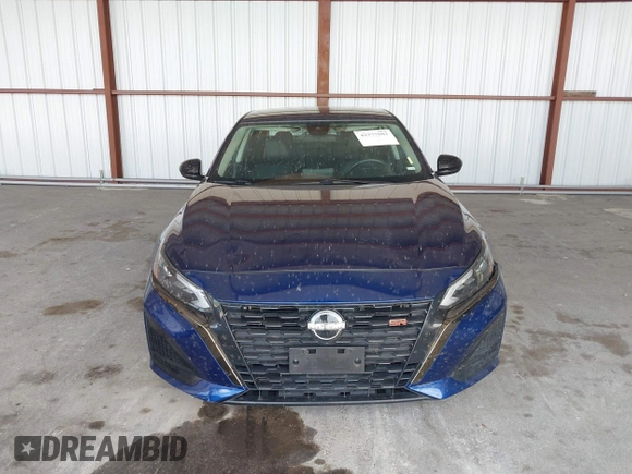 2023 Nissan Altima SR z VIN 1N4BL4CV3PN367086, wystawiony jako IAAI lot #42377083 z przebiegiem 52 417 mil mil oraz . Historia ofert i sprzedaży dostępna na DreamBid. Obrazek 12.