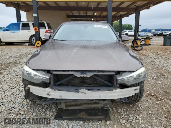 2013 BMW 3 Series 328i z VIN WBA3A5C56DF350294, wystawiony jako Copart lot #62420505 z przebiegiem 184 532 mil mil oraz Czysty tytuł • Clean title. Historia ofert i sprzedaży dostępna na DreamBid. Obrazek 5.