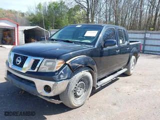 2011 Nissan Frontier PRO-4X with VIN 1N6AD0EV5BC444180, listed as a IAAI auction lot 41943975 with 73,435 mi miles. Bid and sale history available at carsss.com. Image 2.