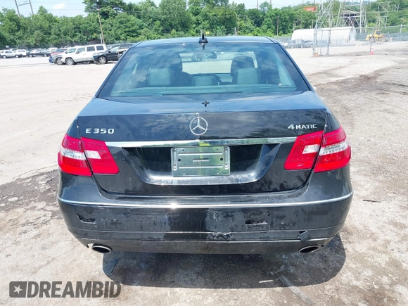 2012 Mercedes-Benz E 350 Luxury z VIN WDDHF8JB5CA629709, wystawiony jako IAAI lot #42502808 z przebiegiem 109 527 mil mil oraz . Historia ofert i sprzedaży dostępna na DreamBid. Obrazek 17.