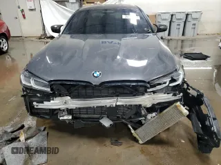 2021 BMW M5 z VIN WBS83CH04MCF76691, wystawiony jako Copart lot #39773233 z przebiegiem 35 821 mil mil oraz . Historia ofert i sprzedaży dostępna na DreamBid. Obrazek 5.