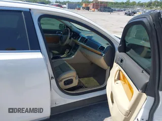 2010 Lincoln MKS with VIN 1LNHL9DR7AG608819, listed as a IAAI auction lot 42144751 with 283,924 mi miles and . Bid and sale history available at DreamBid. Image 5.
