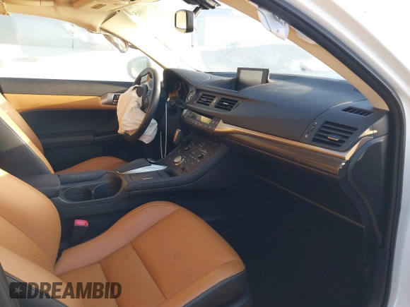 2014 Lexus CT 200h z VIN JTHKD5BH3E2177942, wystawiony jako IAAI lot #41751065 z przebiegiem 24 533 mil mil oraz . Historia ofert i sprzedaży dostępna na DreamBid. Obrazek 5.