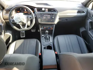 2023 Volkswagen Tiguan SE R-Line Black с VIN 3VVCB7AX6PM012271, выставлен на аукционе Copart как лот 54506175 с пробегом 28 168 миль миль и Списание • Salvage title. История ставок и продаж доступна на DreamBid. Изображение 8.
