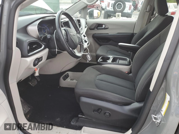 2020 Chrysler Pacifica Touring with VIN 2C4RC1FG6LR128522, listed as a Copart auction lot 53394345 with 41,480 mi miles and Salvage title. Bid and sale history available at DreamBid. Image 7.