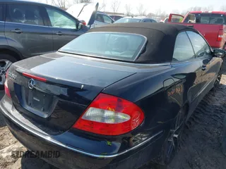 2008 Mercedes-Benz CLK 350 z VIN WDBTK56F98T097935, wystawiony jako IAAI lot #41764830 z przebiegiem 172 451 mil mil oraz . Historia ofert i sprzedaży dostępna na DreamBid. Obrazek 4.