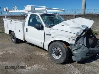 2002 Ford F-250 z VIN 1FDNF20SX2EC42426, wystawiony jako IAAI lot #41568808 z przebiegiem Nie podano mil oraz . Historia ofert i sprzedaży dostępna na DreamBid. Obrazek 1.