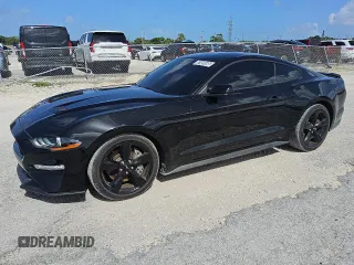 2021 Ford Mustang GT z VIN 1FA6P8CF8M5147413, wystawiony jako Copart lot #62495695 z przebiegiem 16 014 mil mil oraz Czysty tytuł • Clean title. Historia ofert i sprzedaży dostępna na DreamBid. Obrazek 1.