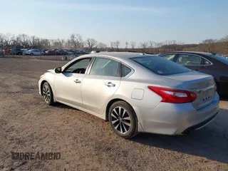2016 Nissan Altima SR with VIN 1N4AL3AP2GC287591, listed as a IAAI auction lot 41758321 with 114,894 mi miles and . Bid and sale history available at carsss.com. Image 3.